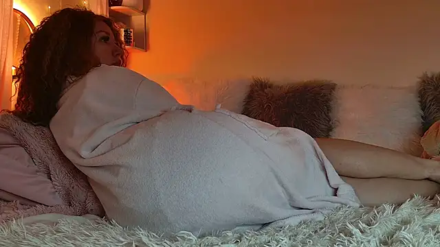 KatBigBum's cam snapshot