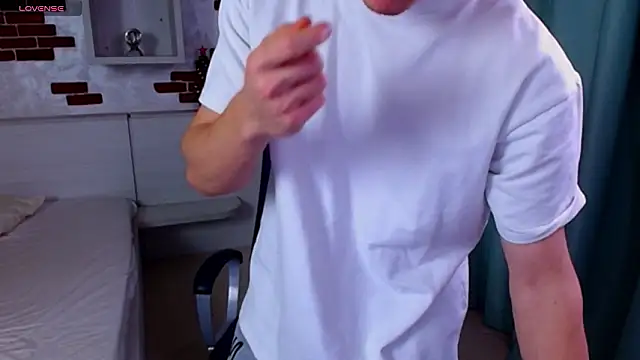 BradyFlint live sex cam