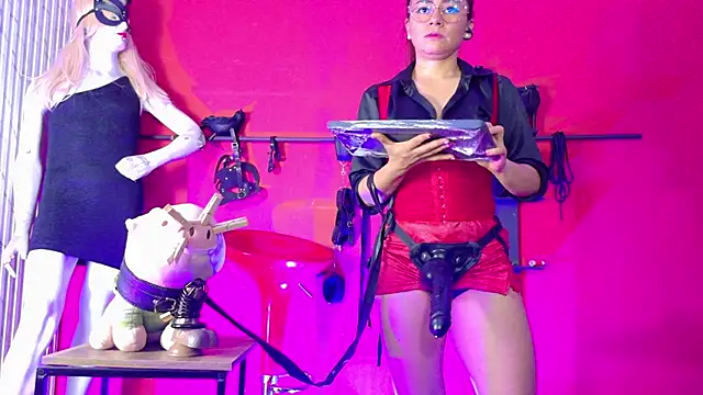 MistressSlut1's cam snapshot