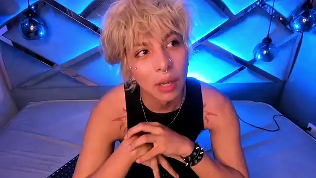 OliIverr22 live sex cam