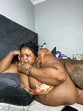 MissLola27 live sex cam