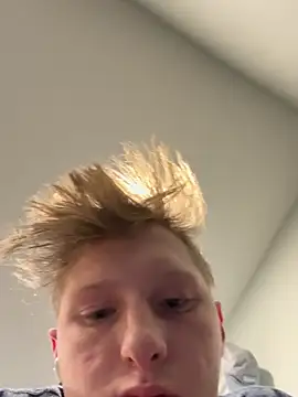 Novvikk88 live sex cam