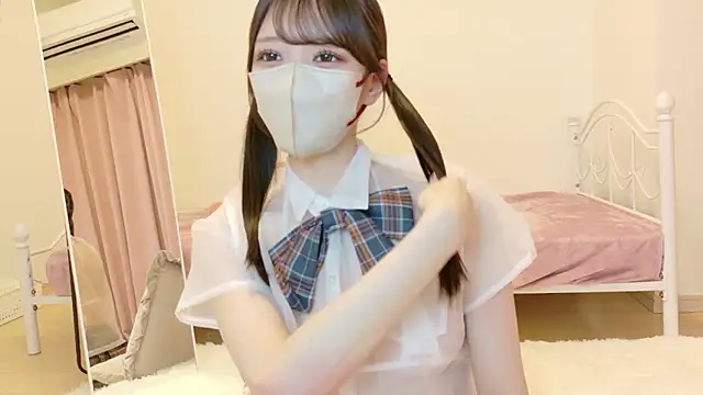 roachan_ live sex cam