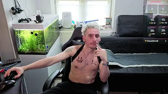 Rayzel_White's cam snapshot