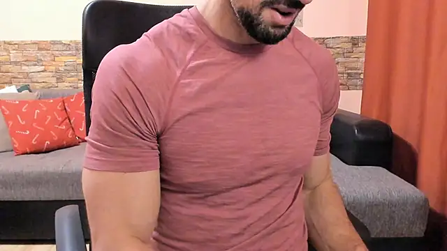 HotHunkTrainer live sex cam