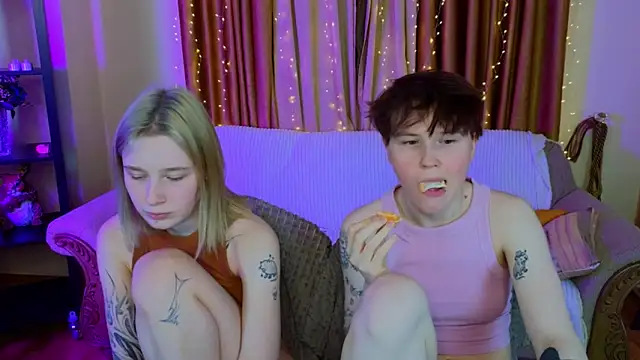 Girls_Fingers live sex cam