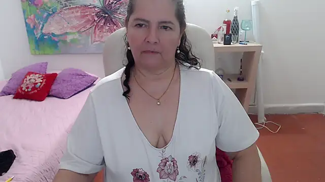 leonela_69's cam snapshot