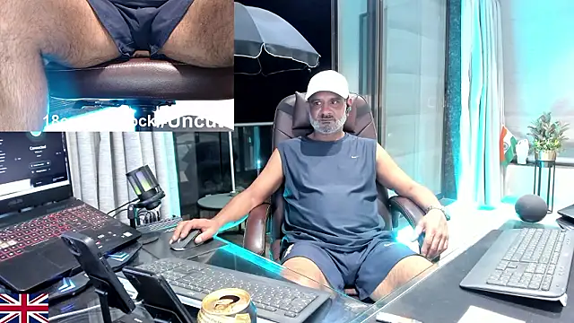 OnlineBossUK live sex cam