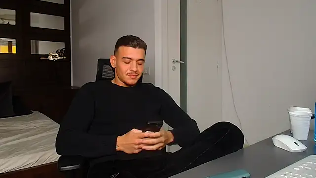 ElijahThorne's cam snapshot