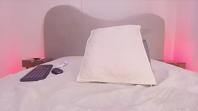 shaina_adams's cam snapshot