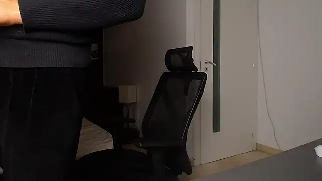 ElijahThorne live sex cam