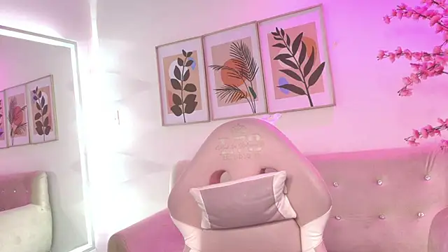 Divinee_Cloe's cam snapshot