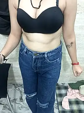 oo_priya06's cam snapshot