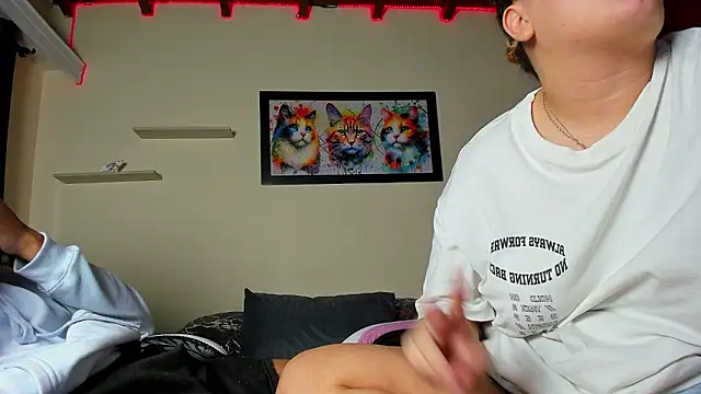 meredit_cris23's cam snapshot