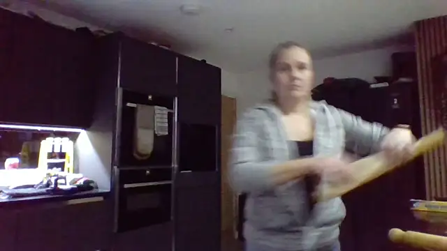 scrummymummy2's cam snapshot