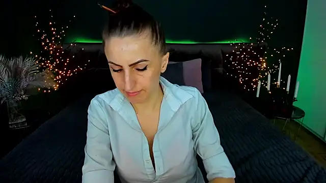 Rebecca_Diamond's cam snapshot