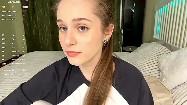 MiaBlanko's cam snapshot