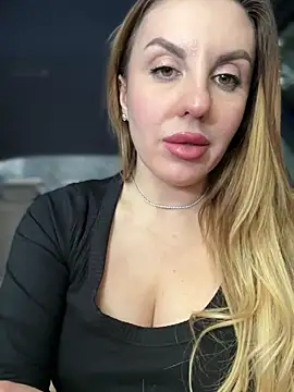 MilfNextDoor20 live sex cam