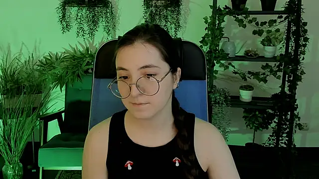 VirtuallVoyant live sex cam