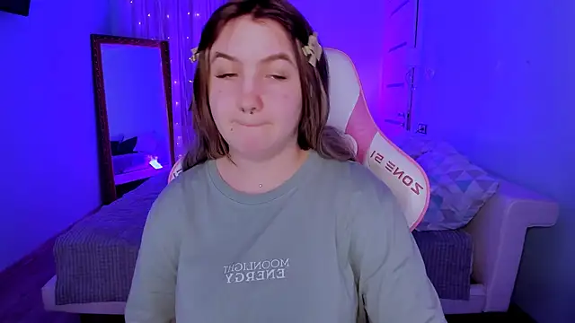 lovelyy_julia's cam snapshot