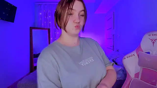 lovelyy_julia's cam snapshot