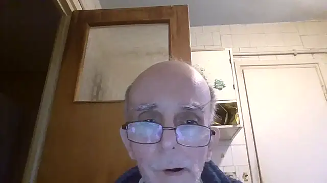 mariusica1@xh live sex cam