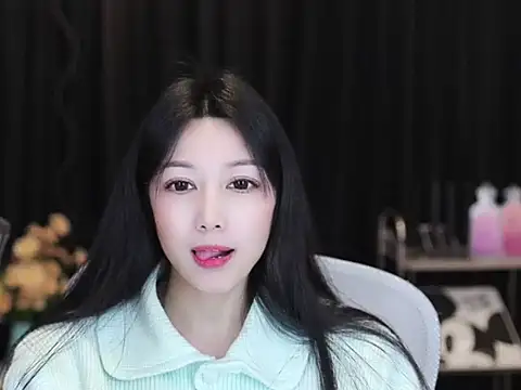 Nuyoah-77 live sex cam