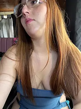 CoraVibes's cam snapshot