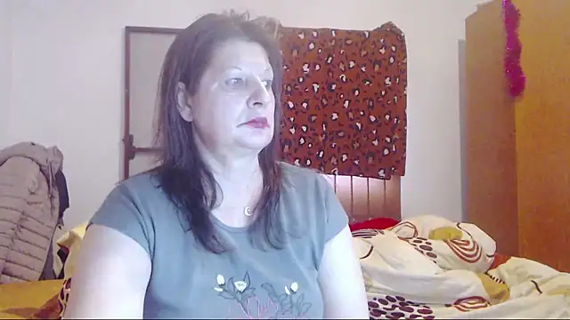 ExtasyMature live sex cam