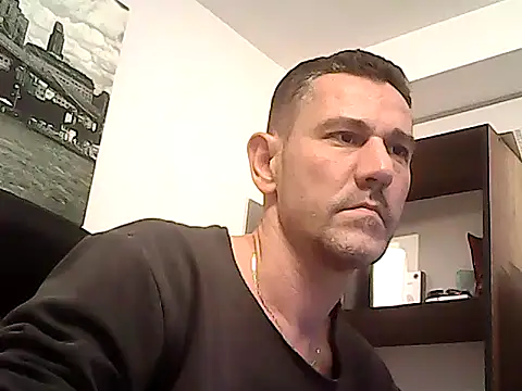 mastercharisma35's cam snapshot