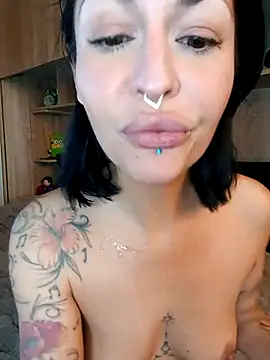 Masha_Real_84 live sex cam