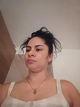 luna_pinky's cam snapshot