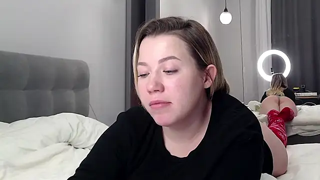 Embersweetbunny's cam snapshot