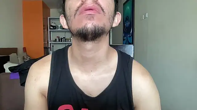 littlelatinhunter's cam snapshot