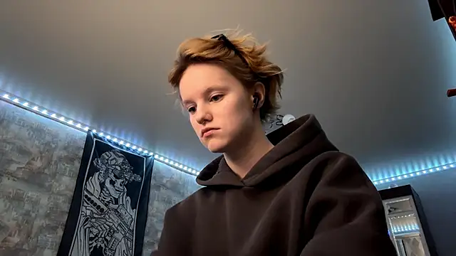 CutieGoga's cam snapshot