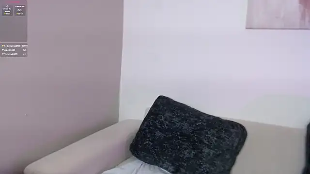 chloe_peach_'s cam snapshot