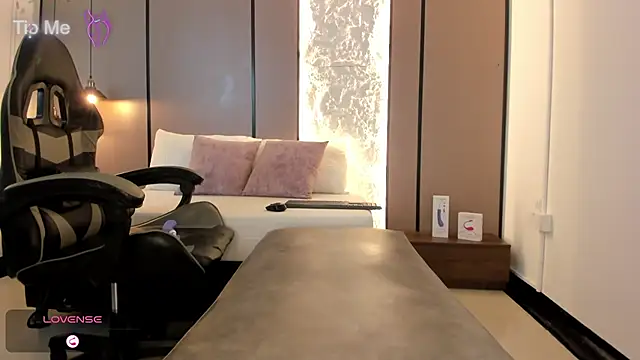 lilly_ass_'s cam snapshot