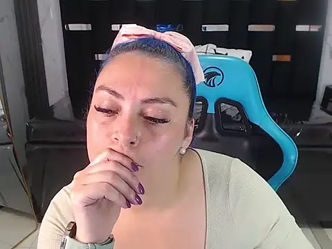 Bluemia_a live sex cam