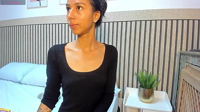 Zoe_King44's cam snapshot