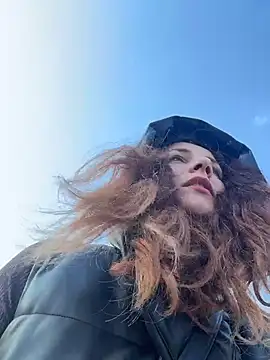 DaisyVibesss live sex cam