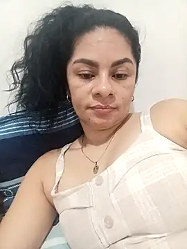 luna_pinky's cam snapshot