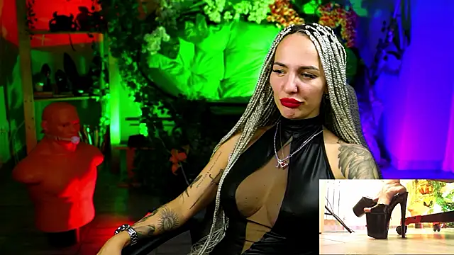 MonicaMaxwel live sex cam