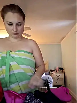 MilfyMrsRobinson live sex cam