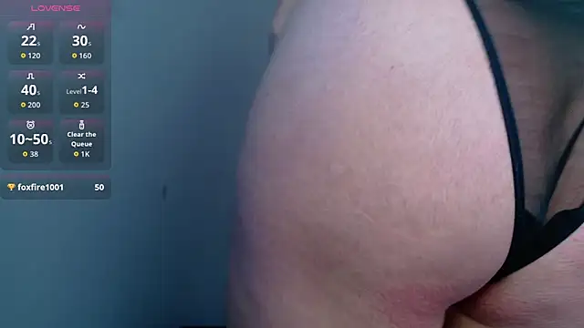 emiily_curly's cam snapshot