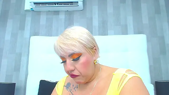 LeahMillerr's cam snapshot