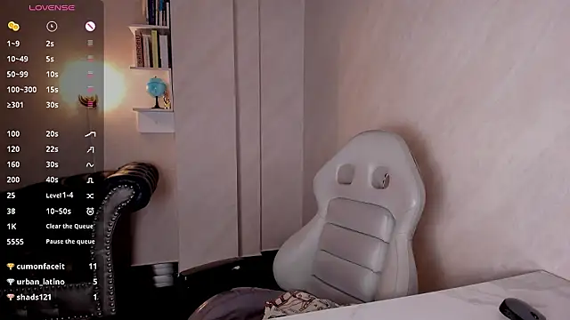 NiccolleHall's cam snapshot