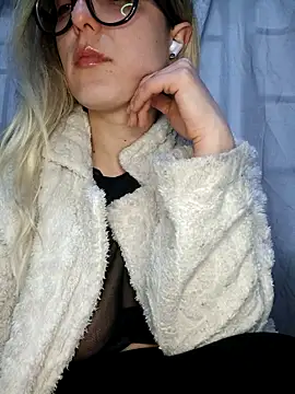 dolcehelena993's cam snapshot