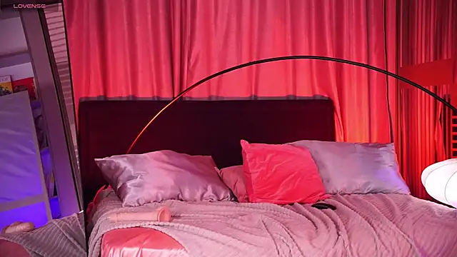 Nikki__Amour's cam snapshot