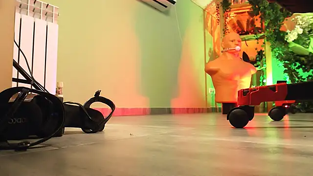 MonicaMaxwel's cam snapshot