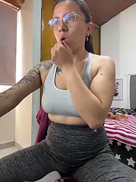 karlamorris_'s cam snapshot